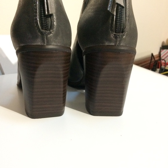 BC Born in California Metallic Cutout Ankle Bootie - Picture 7 of 12